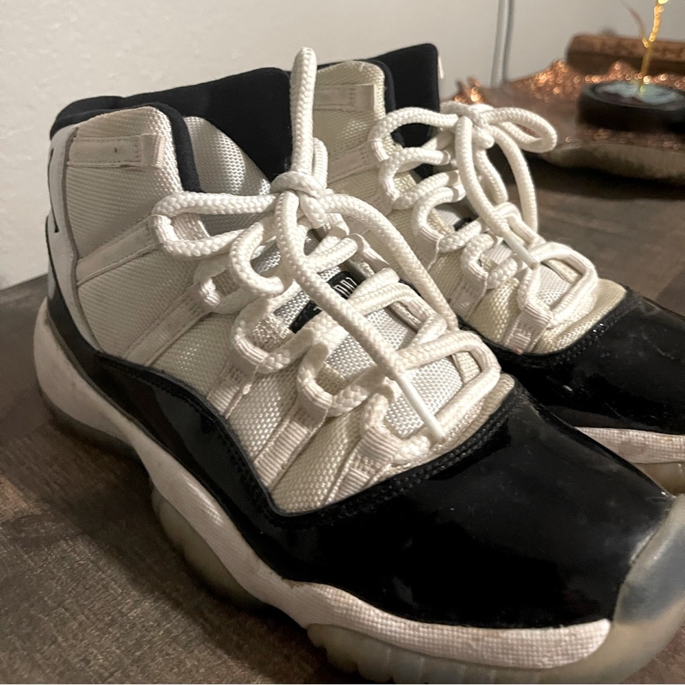 Air Jordan 11 Concord